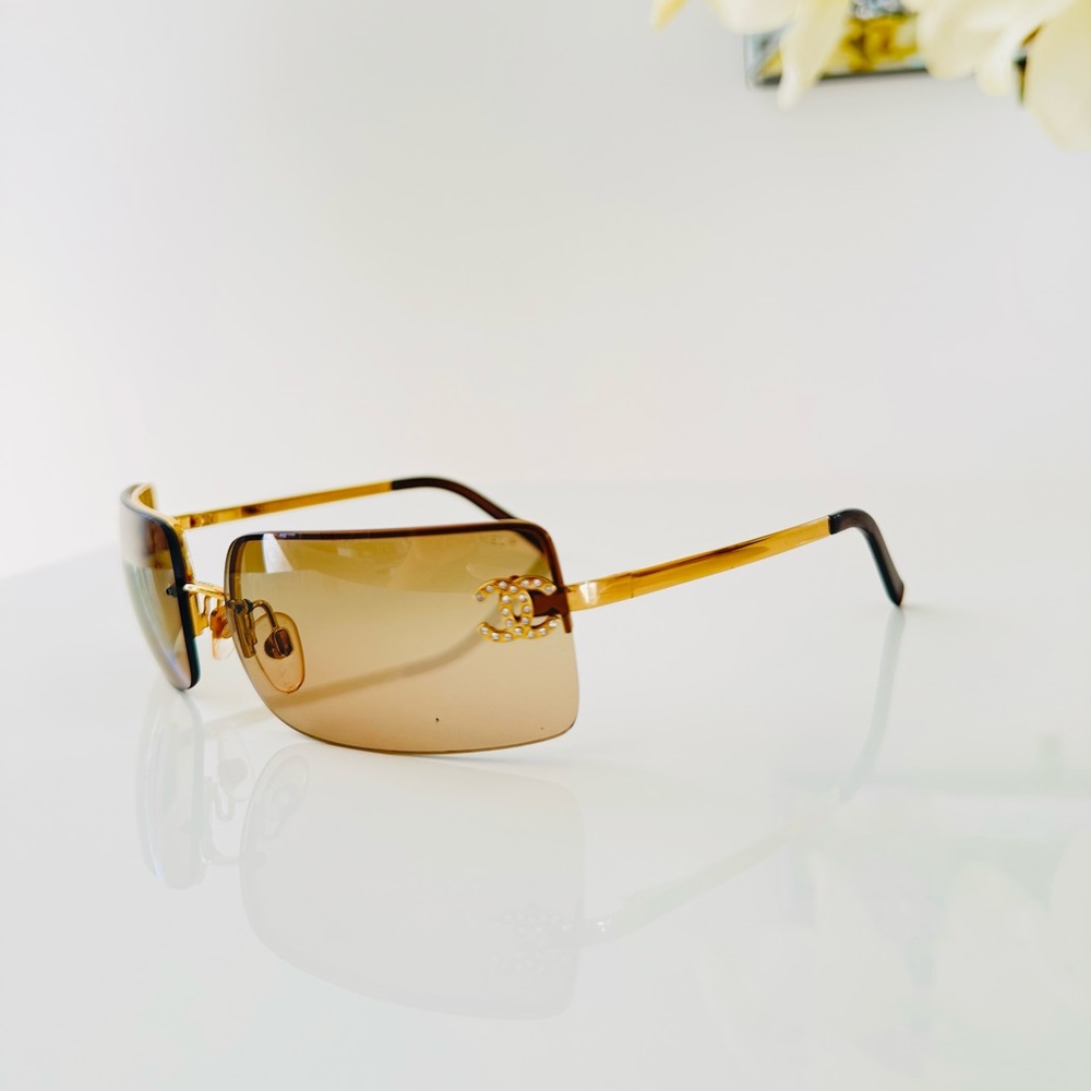 LIKE NEW✨ CHANEL RARE RIMLESS 4104-B Swarovski gold brown sunglasses - Picture 9 of 15